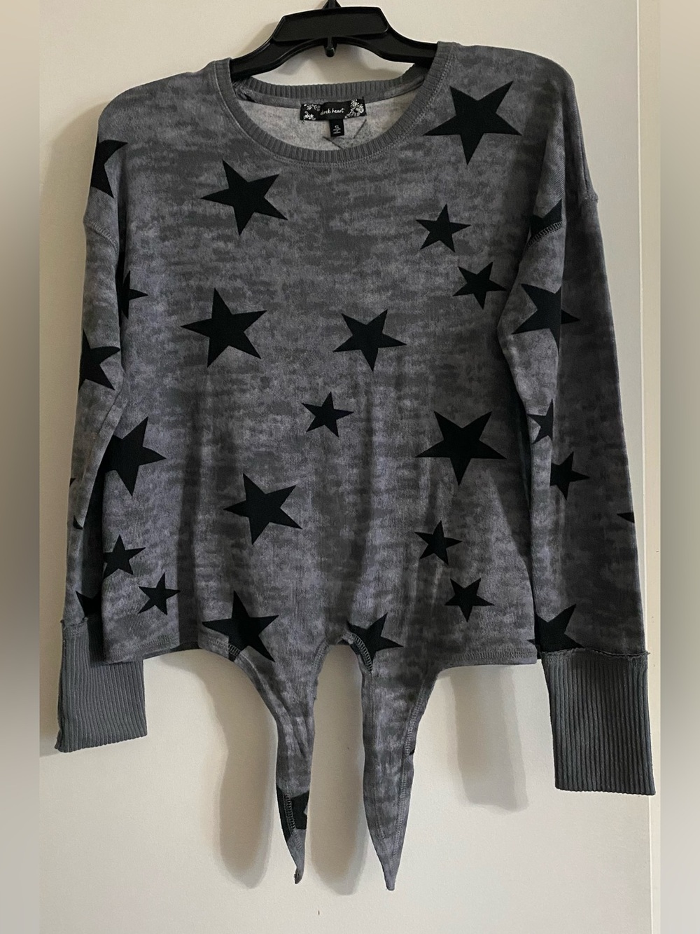 Derek Heart Gray sweater with Black Star Print